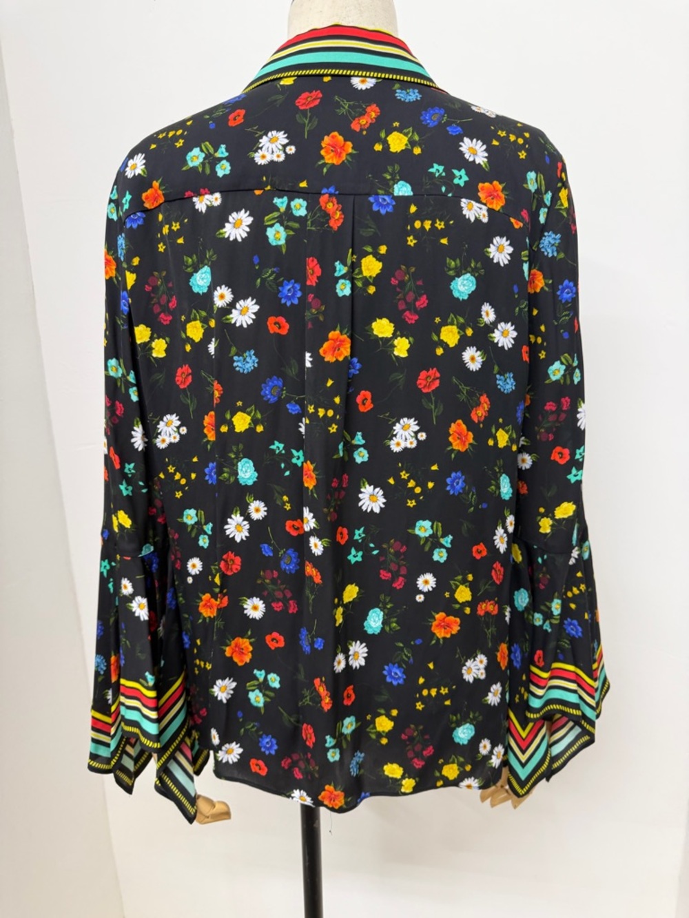Alice + Olivia Randa Floral Print Bell Sleeve Botanical Ditsy Floral Size Medium - Picture 9 of 16